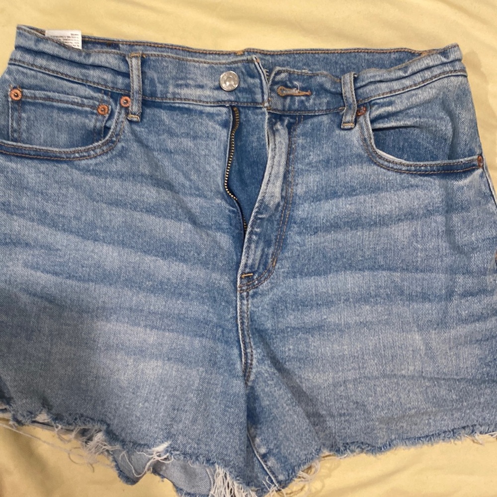 American Eagle 90’s Boyfriend Shorts